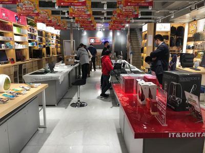 助力城市經(jīng)濟(jì)活力復(fù)蘇 全國(guó)多地京東電腦數(shù)碼專(zhuān)賣(mài)店恢復(fù)營(yíng)業(yè)，電子產(chǎn)品銷(xiāo)售回暖